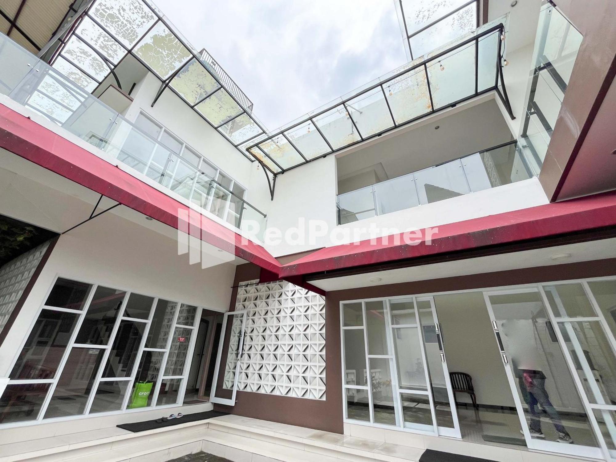 Griya Borobudur Malang Syariah Redpartner Blimbing  Buitenkant foto